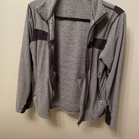 Men’s small zip up light sweater - Picture 5 of 7